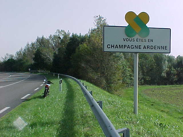 223 - C'EST LA CHAMPAGNE-ARDENNE !.jpg